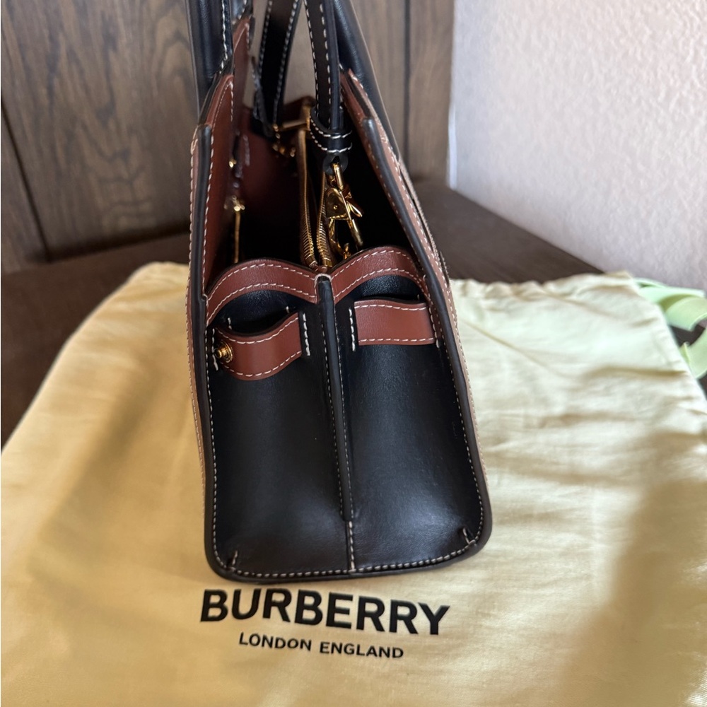 Burberry handbag - Picture 2 of 3